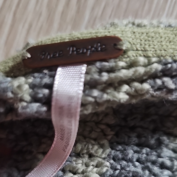 Free People Olive and Charcoal V-Neck Sweater - Picture 4 of 5